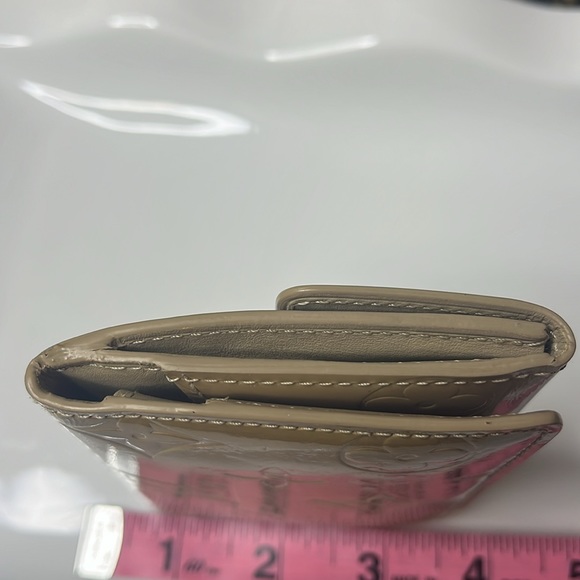 LOUIS VUITTON MONOGRAM VERNIS BILLFOLD WALLET - Picture 5 of 13